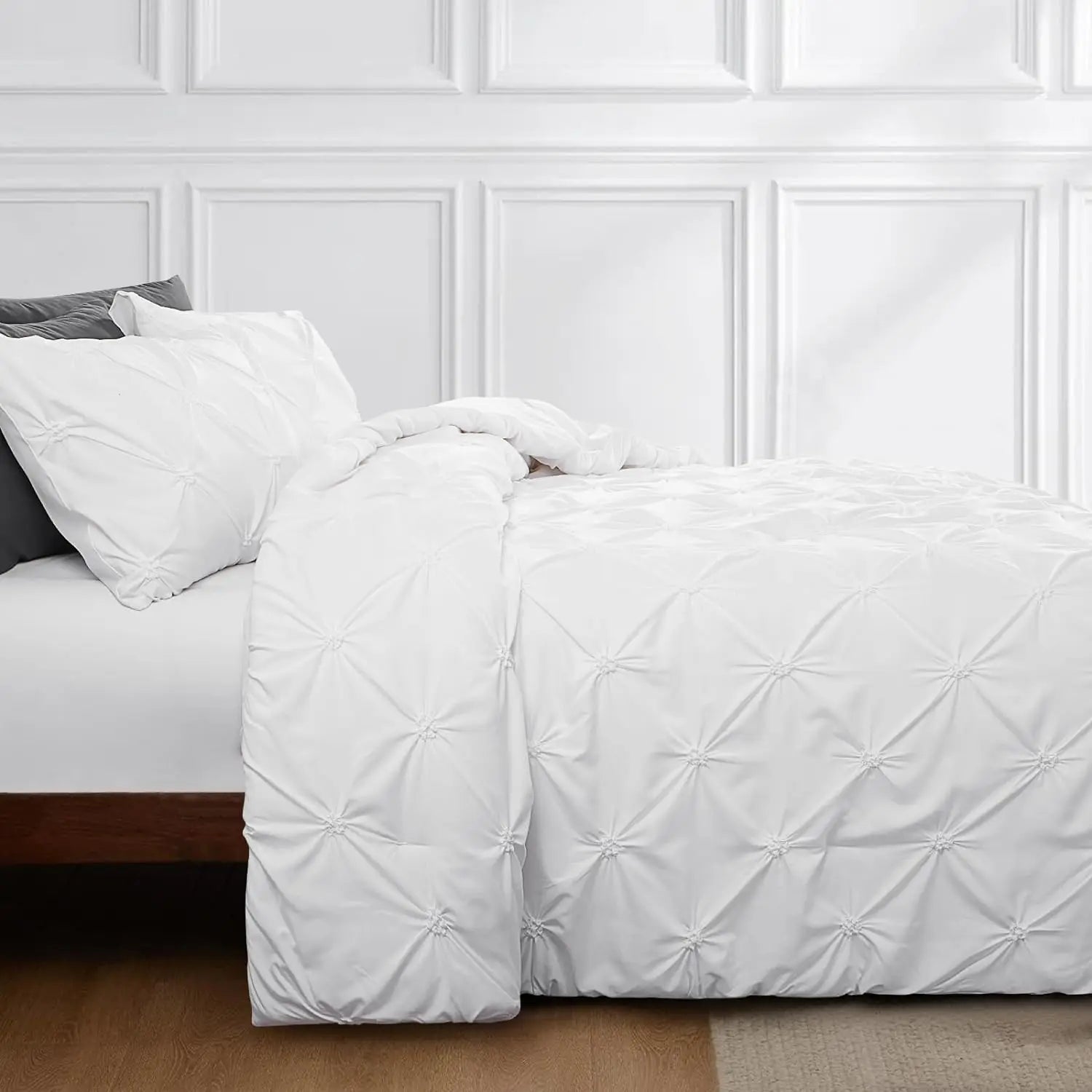 Luxurious Pinch Pleated Duvet Cover Set